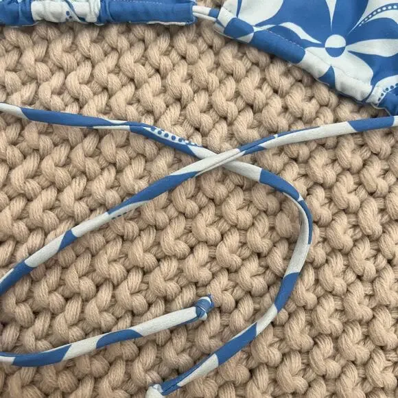 Skatie• ‘Ella’ Bikini Top in CAPE COD Bikinis